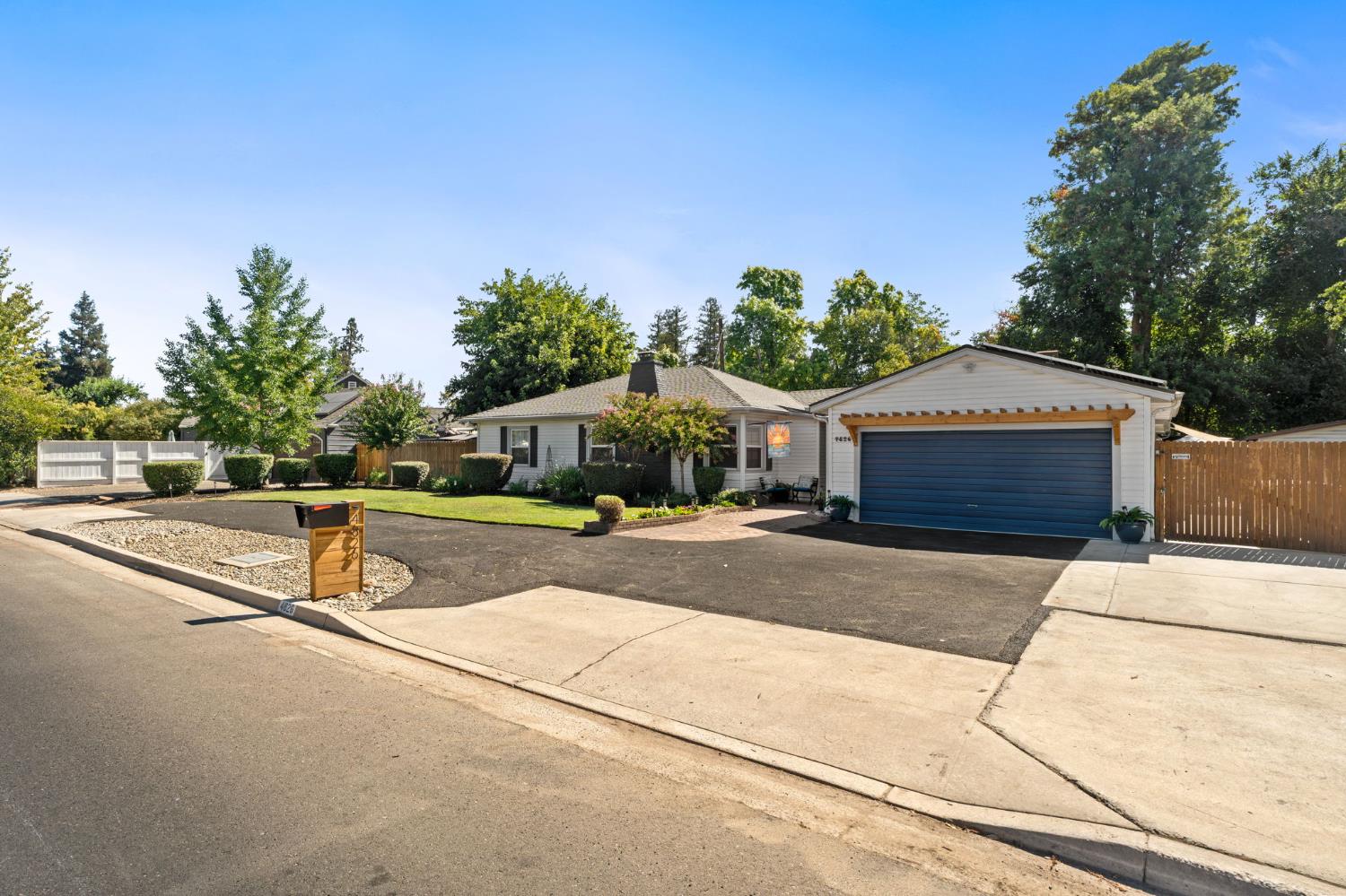 4826 N Palm Ave, Fresno, CA 93704