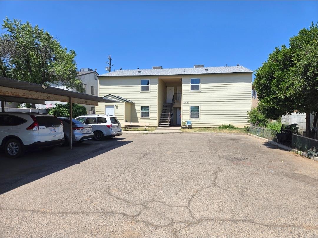 2020 S 4th St, Fresno, CA 93702