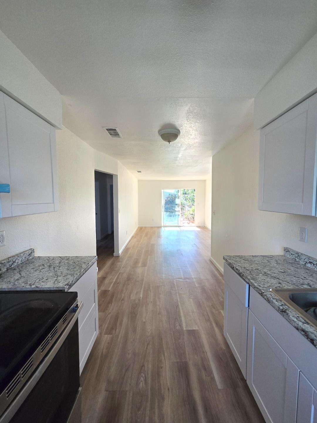 2020 S 4th St, Fresno, CA 93702