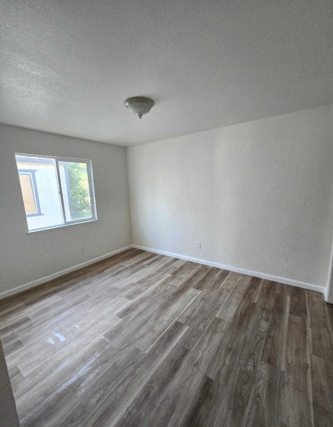 2020 S 4th St, Fresno, CA 93702
