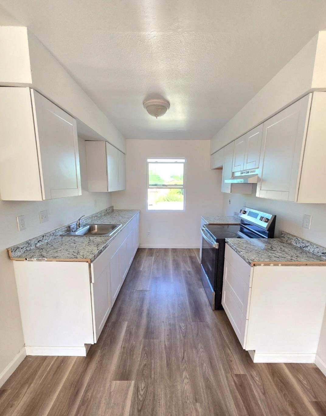 2020 S 4th St, Fresno, CA 93702