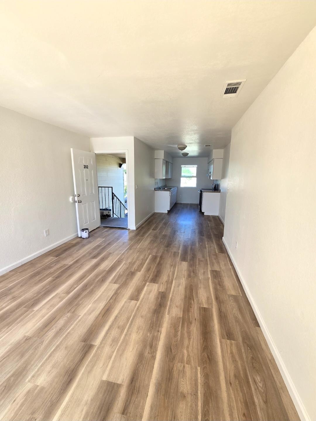 2020 S 4th St, Fresno, CA 93702
