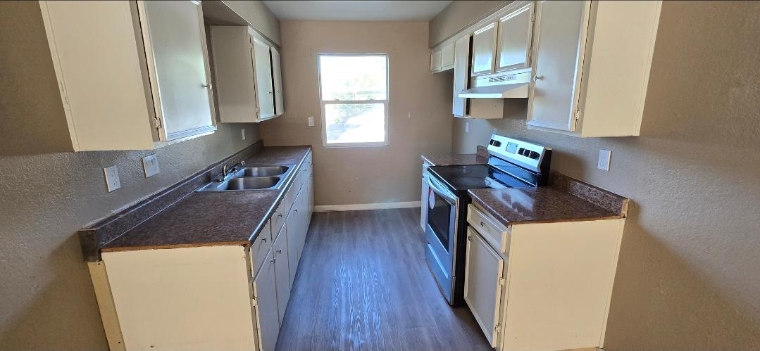 2020 S 4th St, Fresno, CA 93702
