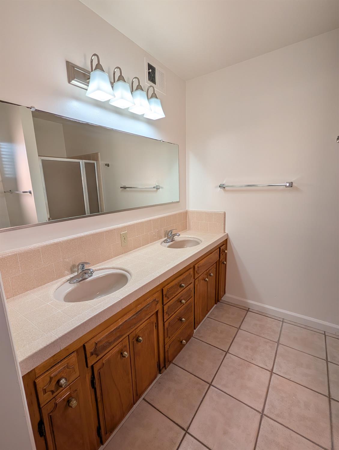 6345 N Spalding Ave, Fresno, CA 93710