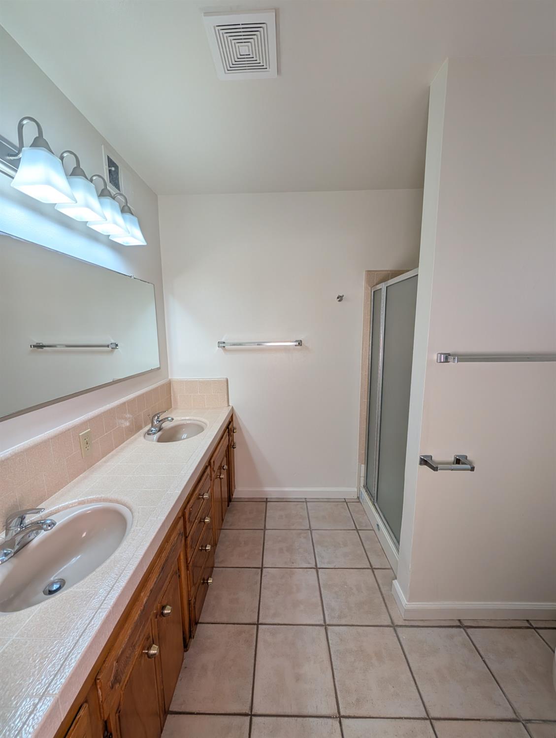 6345 N Spalding Ave, Fresno, CA 93710