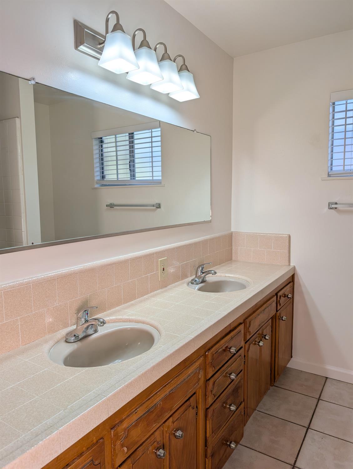 6345 N Spalding Ave, Fresno, CA 93710