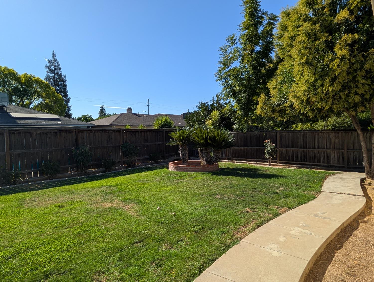 6345 N Spalding Ave, Fresno, CA 93710