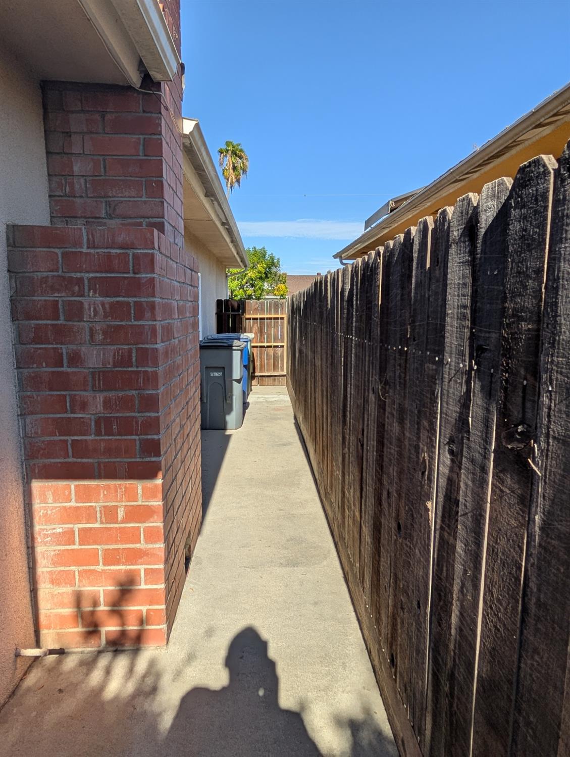 6345 N Spalding Ave, Fresno, CA 93710