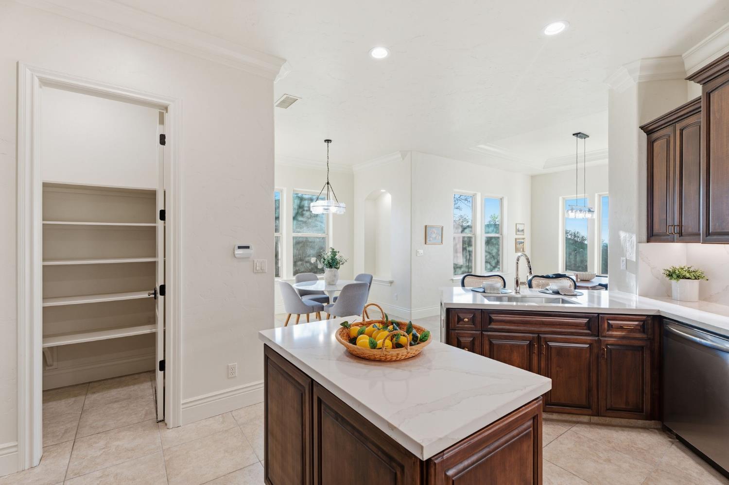 22221 Masters Dr, Friant, CA 93626