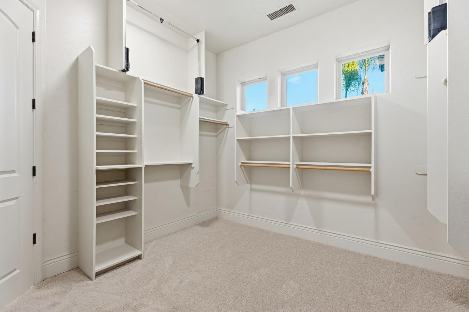 22221 Masters Dr, Friant, CA 93626