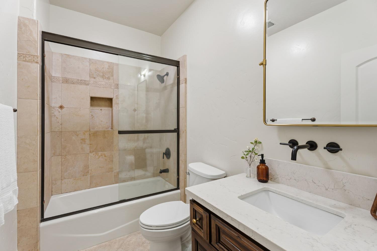 22221 Masters Dr, Friant, CA 93626