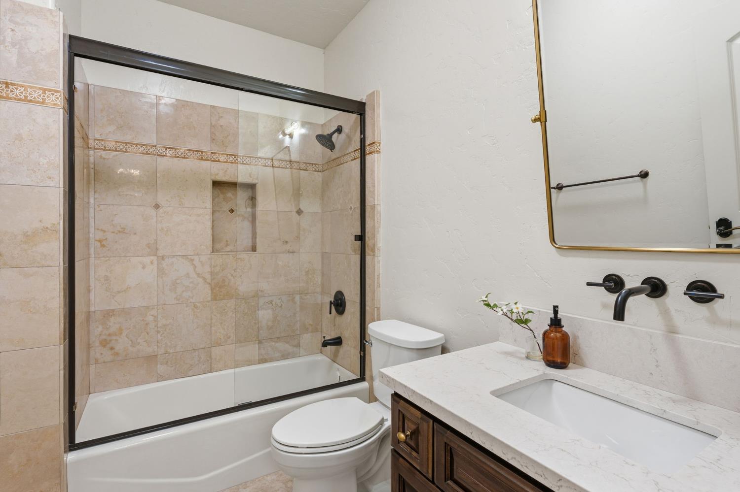 22221 Masters Dr, Friant, CA 93626
