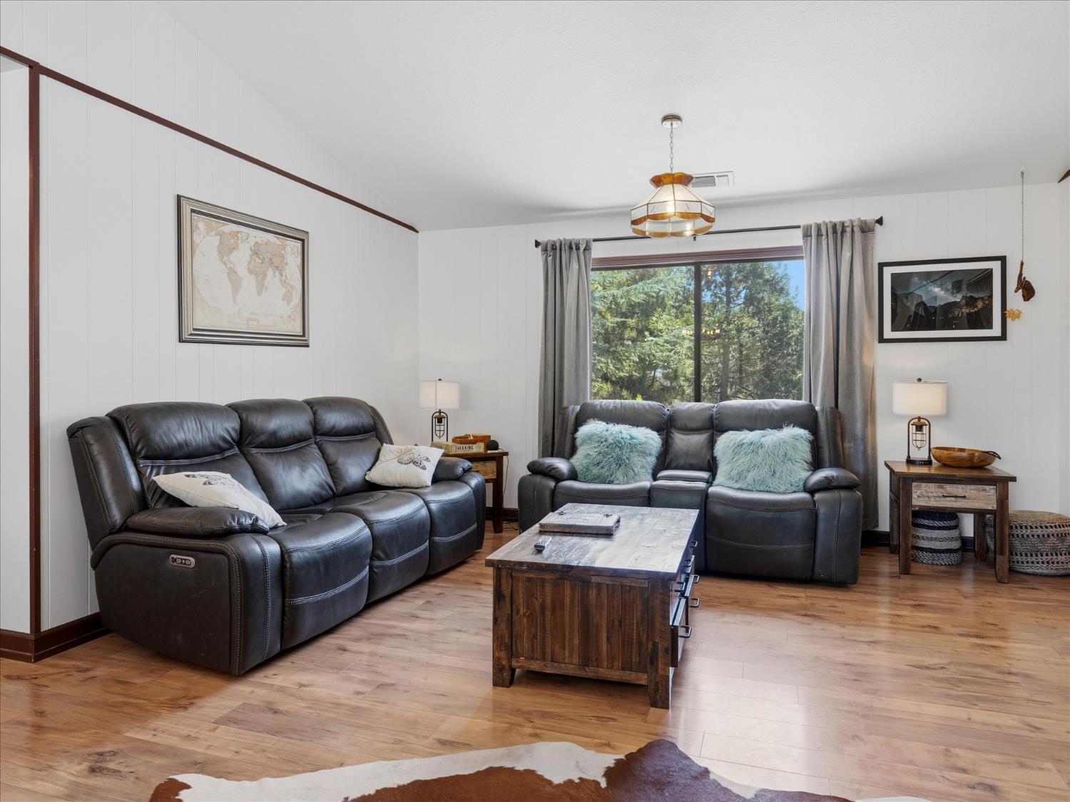 43710 Hilltop Ln, Ahwahnee, CA 93601
