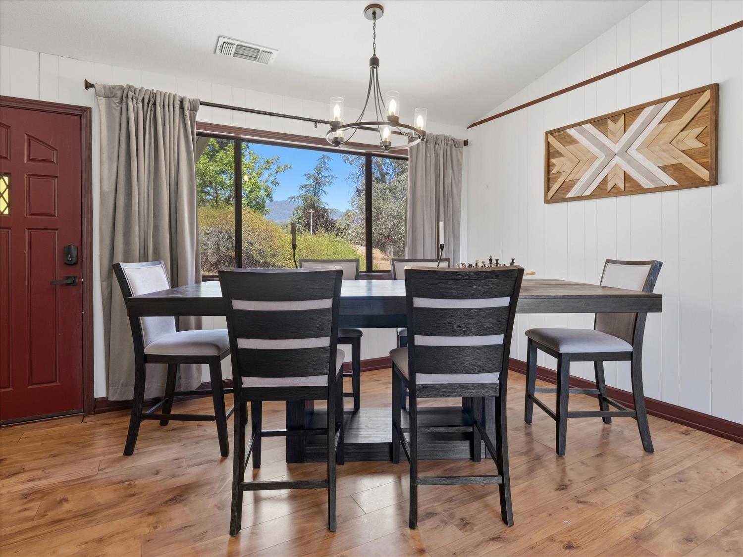 43710 Hilltop Ln, Ahwahnee, CA 93601
