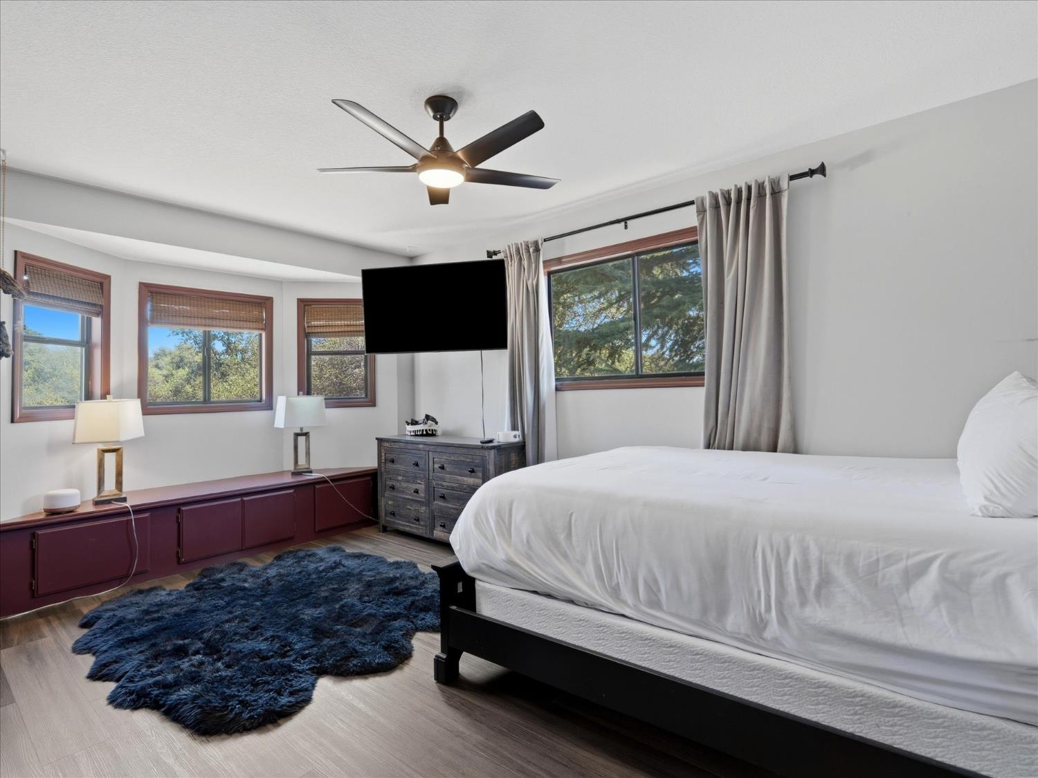 43710 Hilltop Ln, Ahwahnee, CA 93601