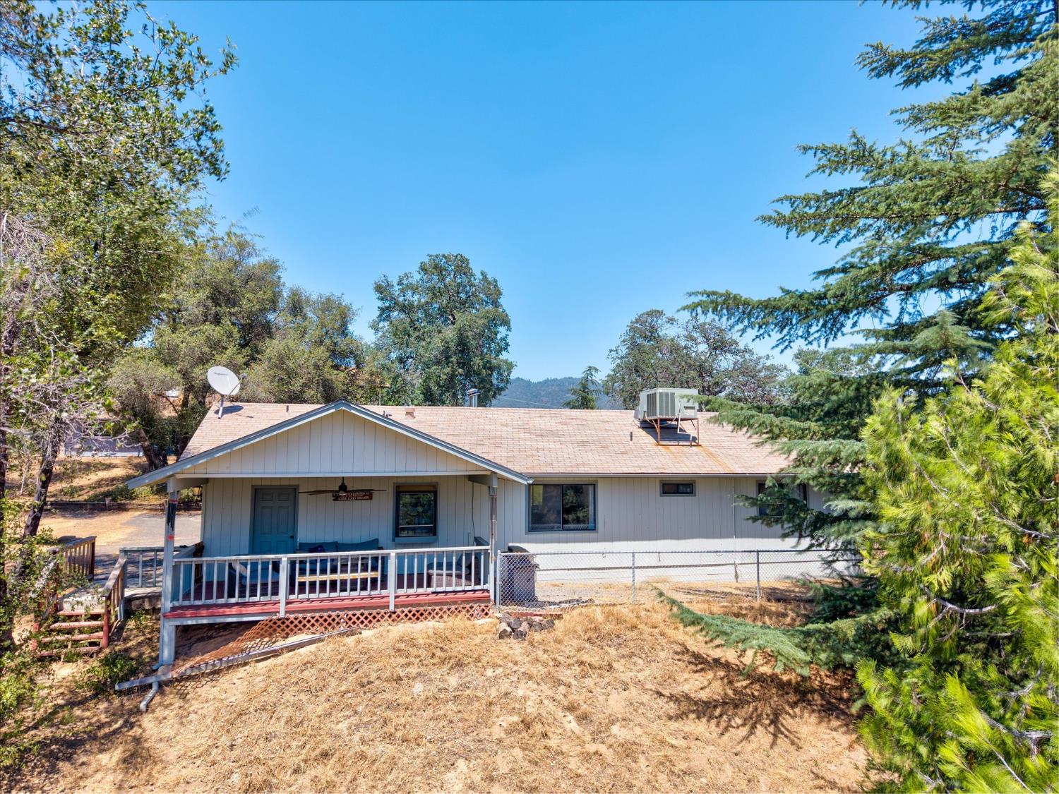 43710 Hilltop Ln, Ahwahnee, CA 93601