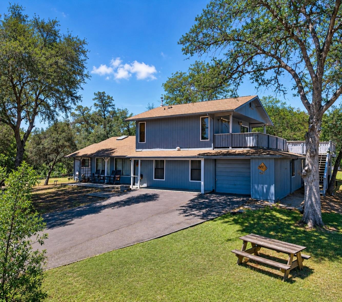 43710 Hilltop Ln, Ahwahnee, CA 93601