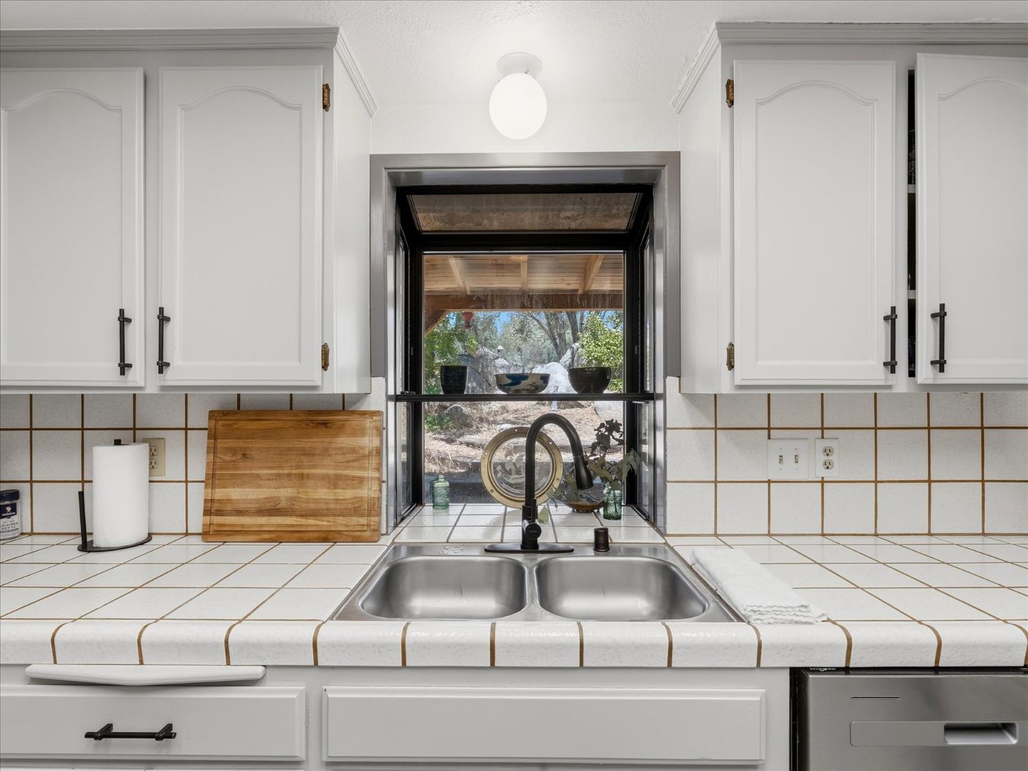 43710 Hilltop Ln, Ahwahnee, CA 93601