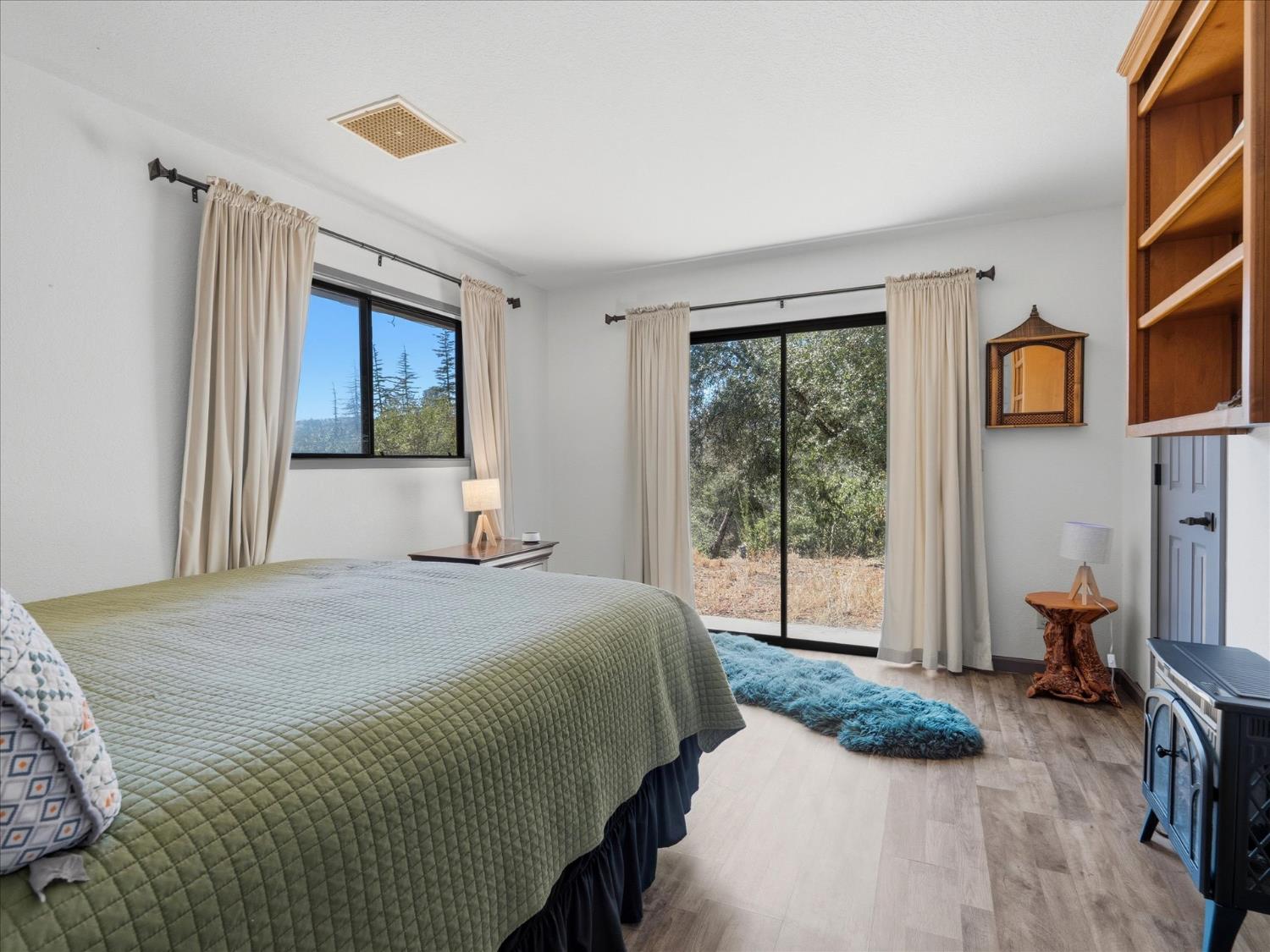 43710 Hilltop Ln, Ahwahnee, CA 93601