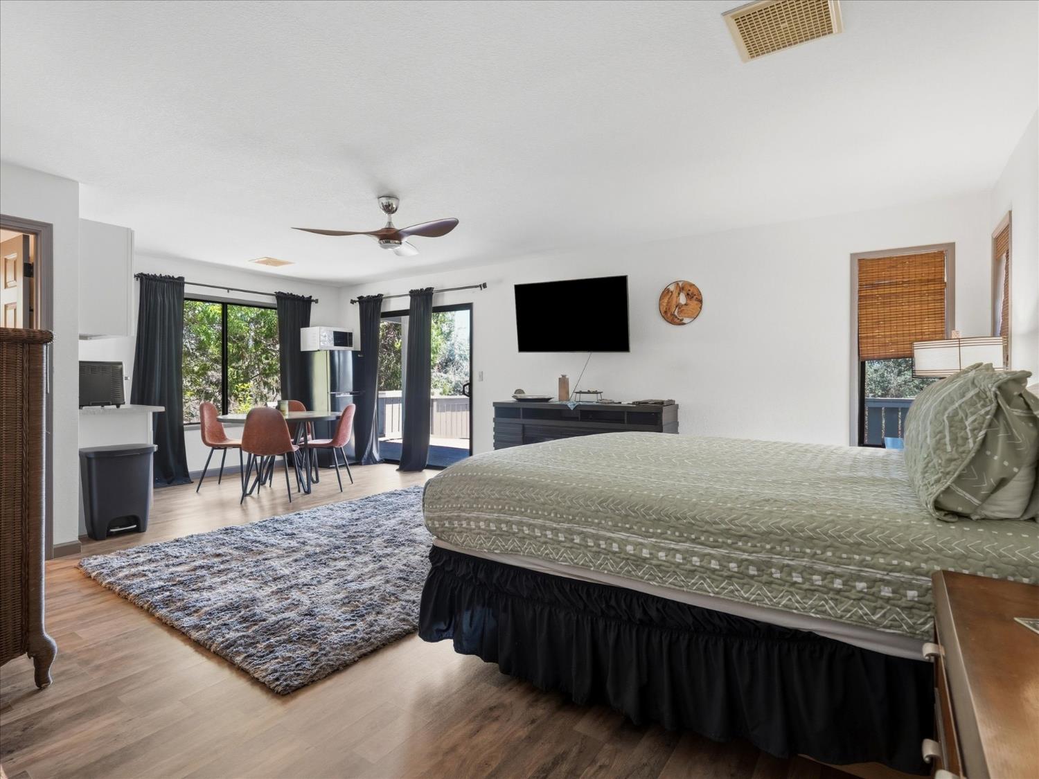 43710 Hilltop Ln, Ahwahnee, CA 93601