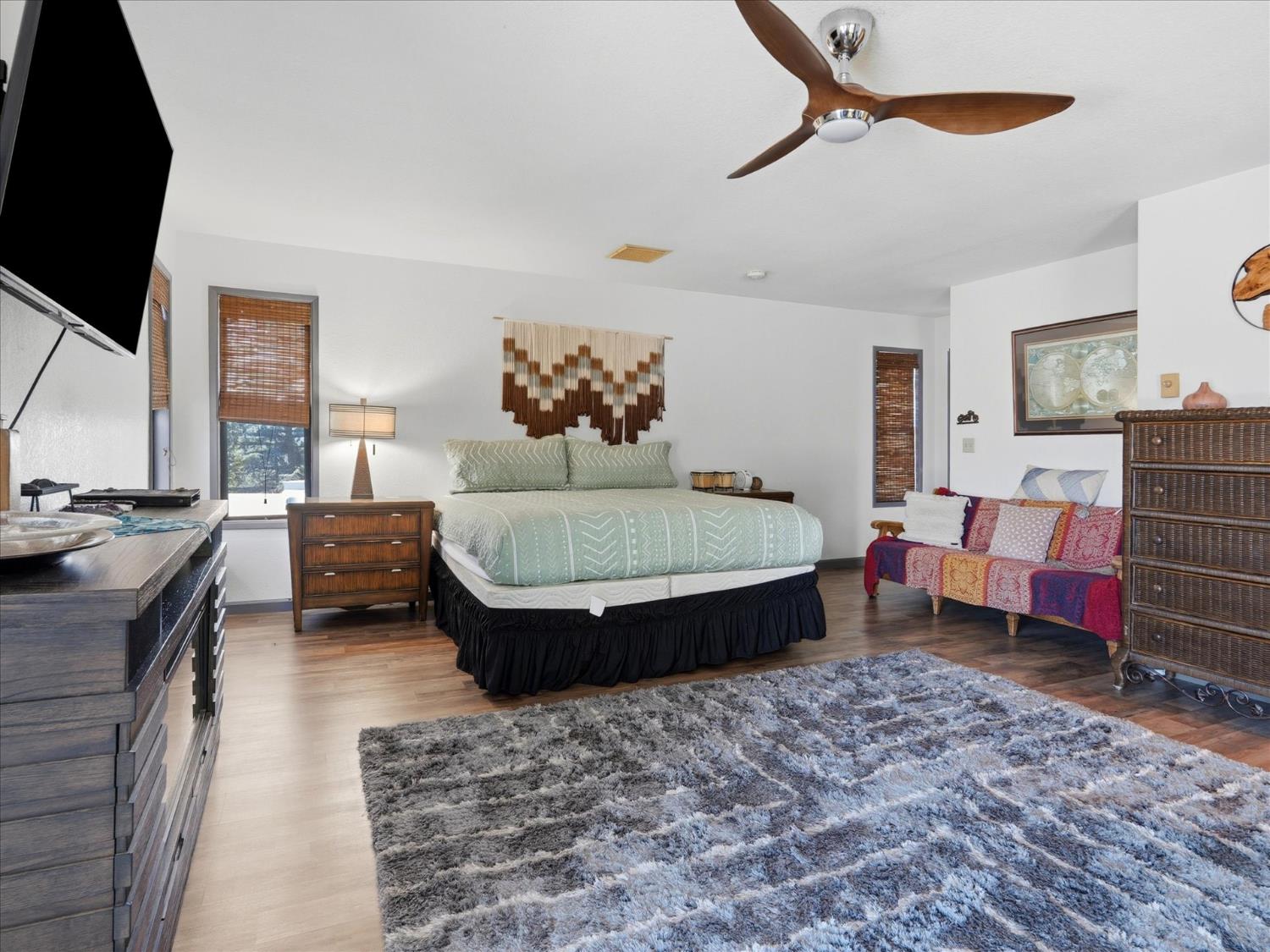 43710 Hilltop Ln, Ahwahnee, CA 93601