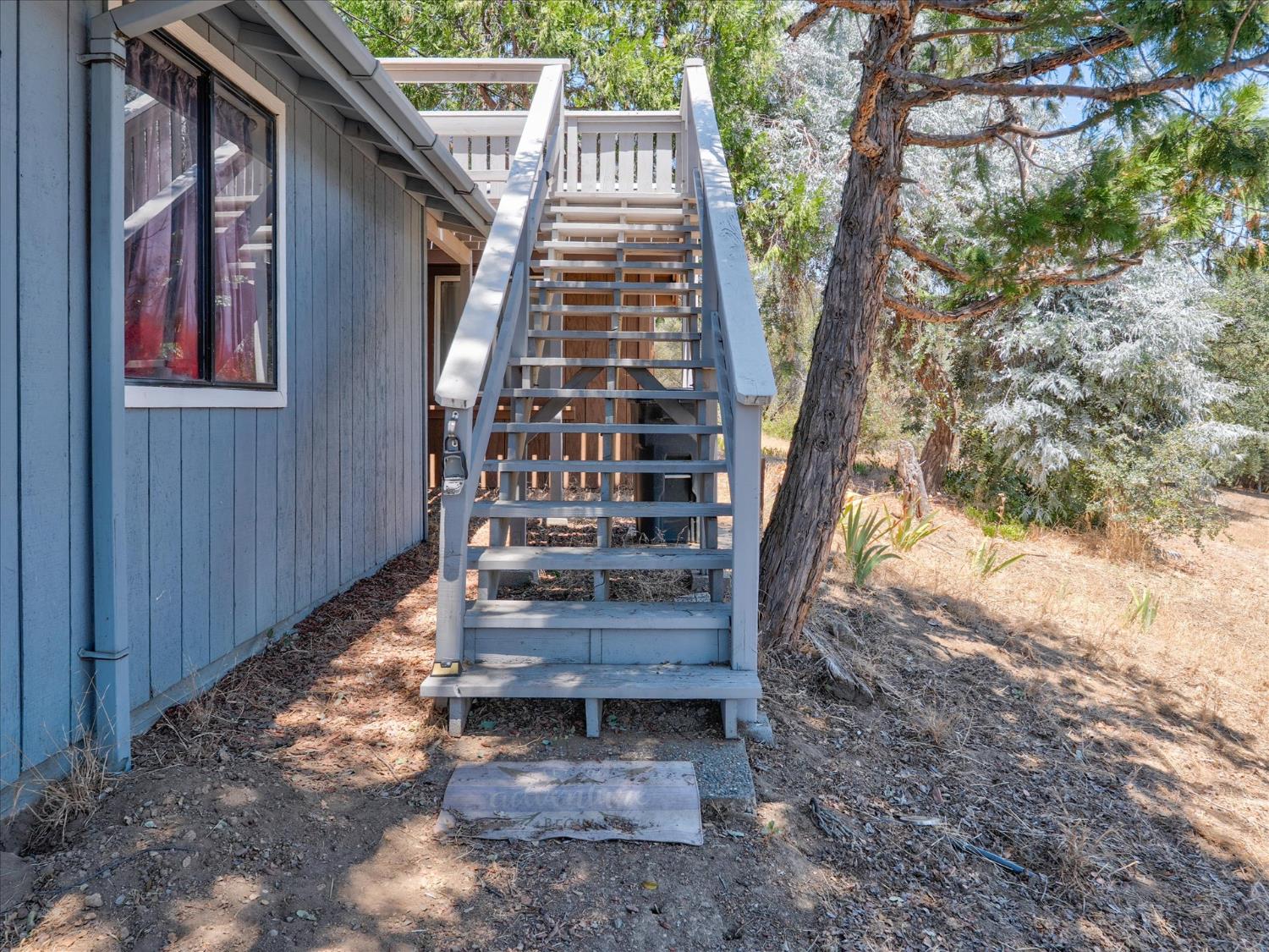 43710 Hilltop Ln, Ahwahnee, CA 93601