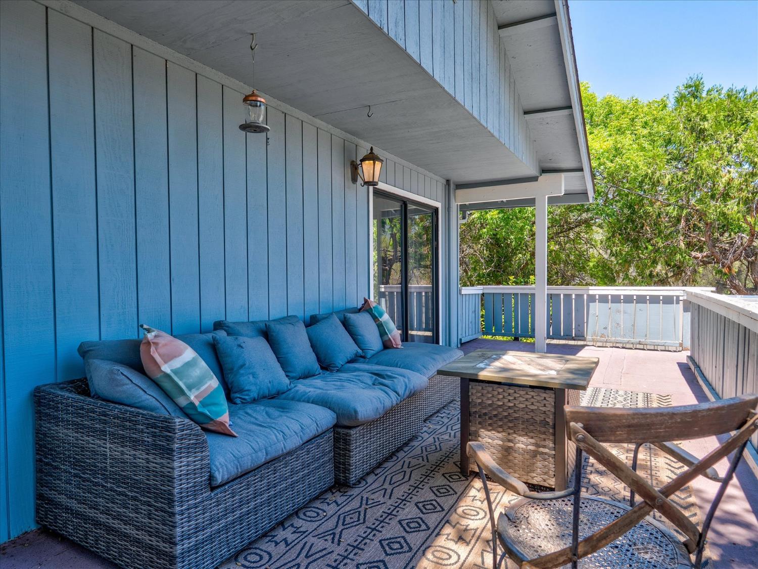 43710 Hilltop Ln, Ahwahnee, CA 93601