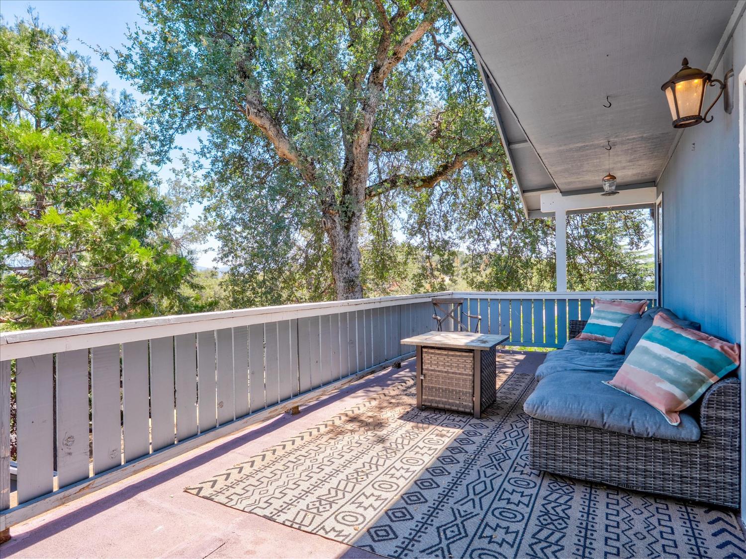 43710 Hilltop Ln, Ahwahnee, CA 93601
