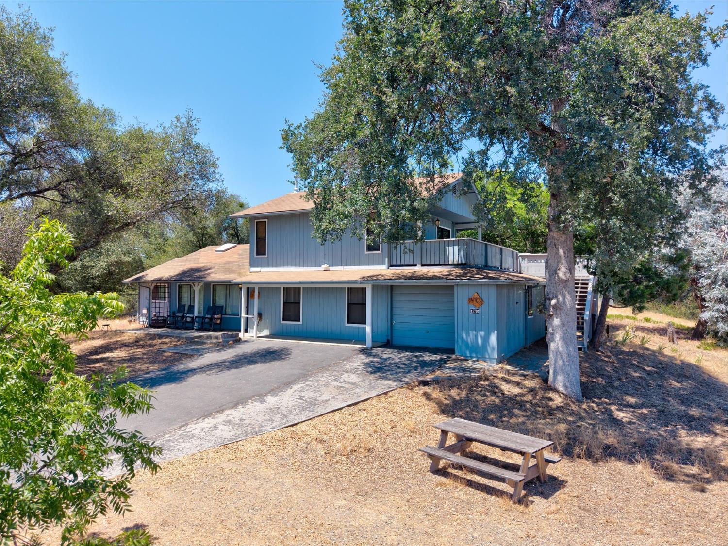 43710 Hilltop Ln, Ahwahnee, CA 93601