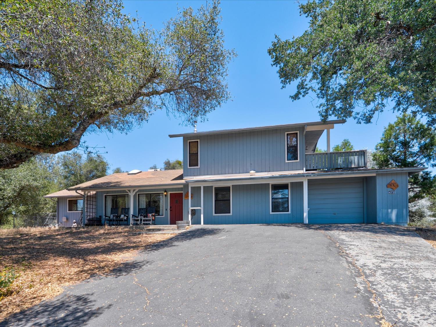43710 Hilltop Ln, Ahwahnee, CA 93601