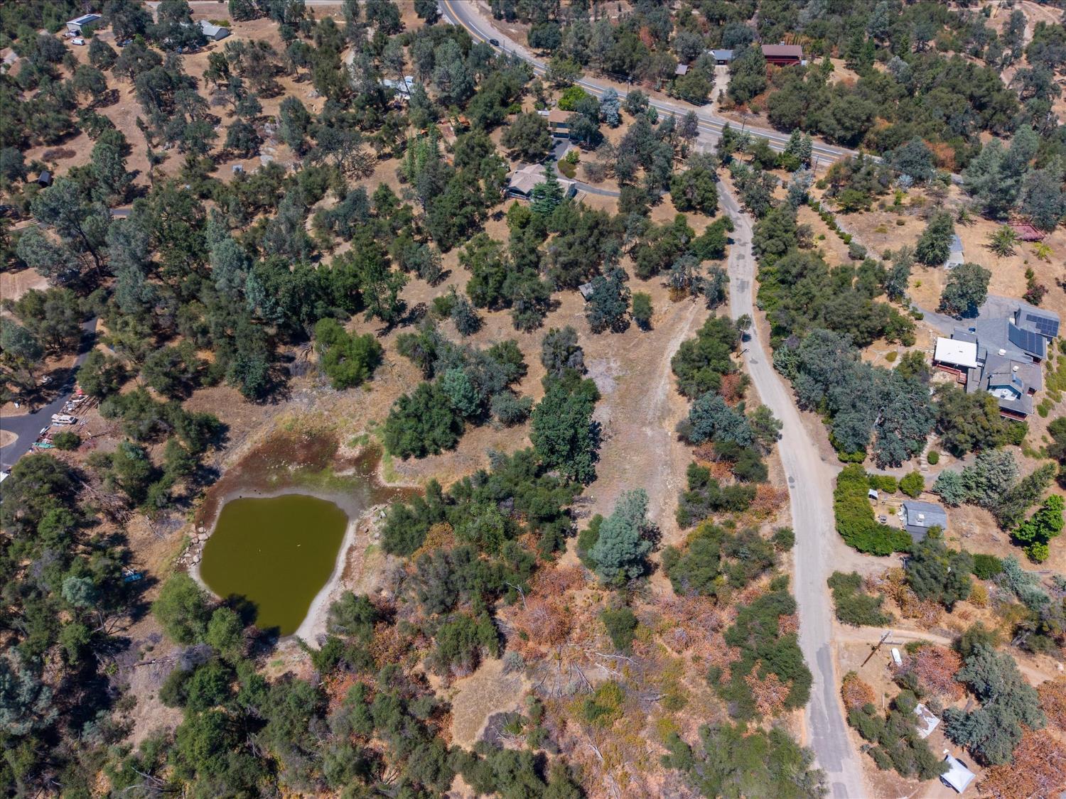 43710 Hilltop Ln, Ahwahnee, CA 93601