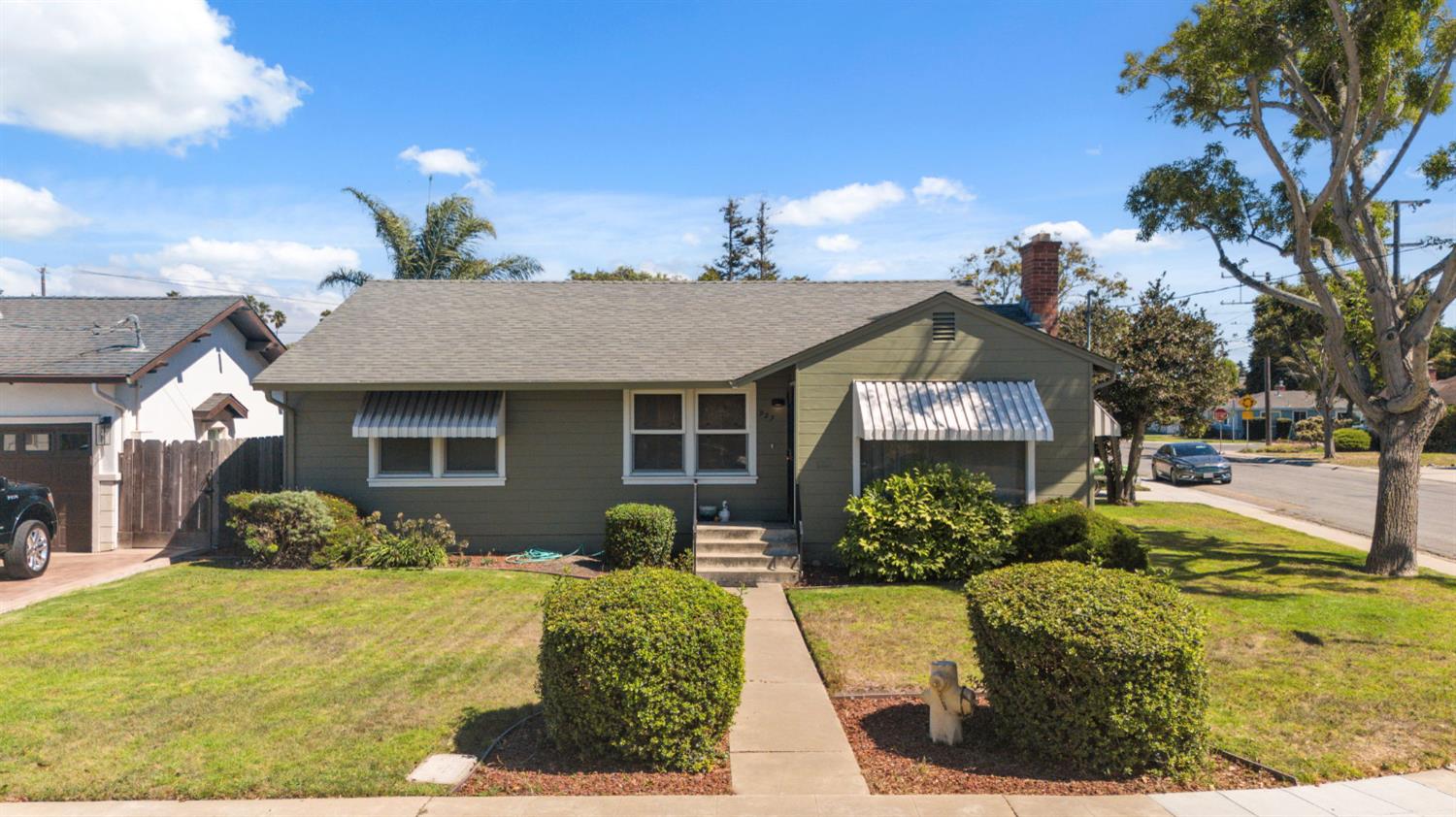 929 Capistrano Dr, Salinas, CA 93901