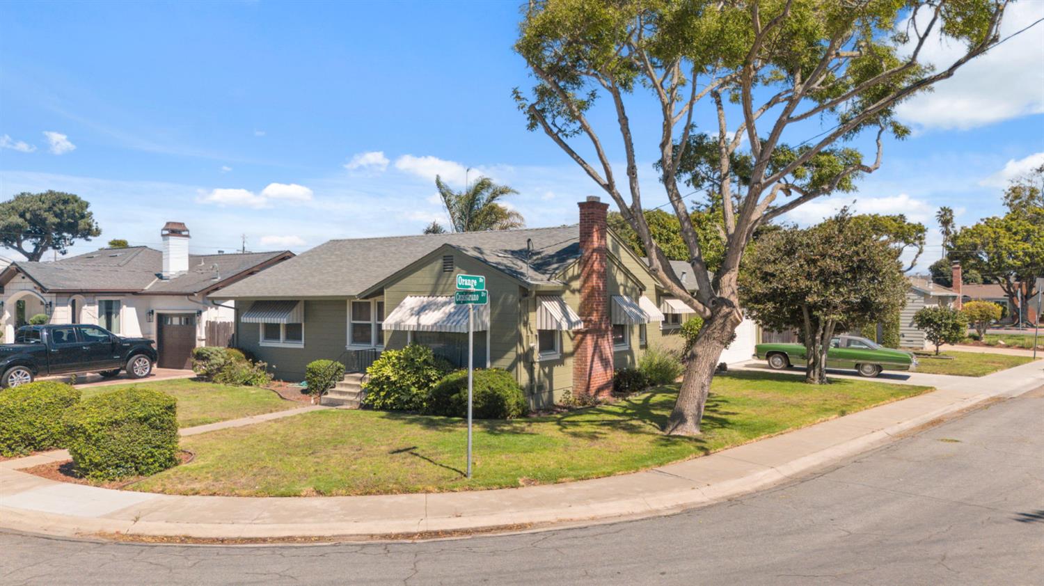 929 Capistrano Dr, Salinas, CA 93901