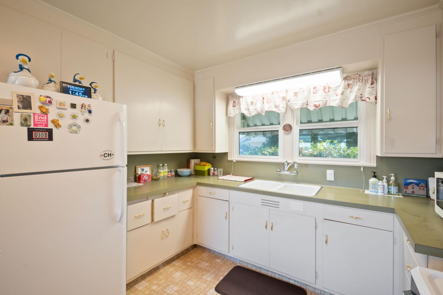 929 Capistrano Dr, Salinas, CA 93901