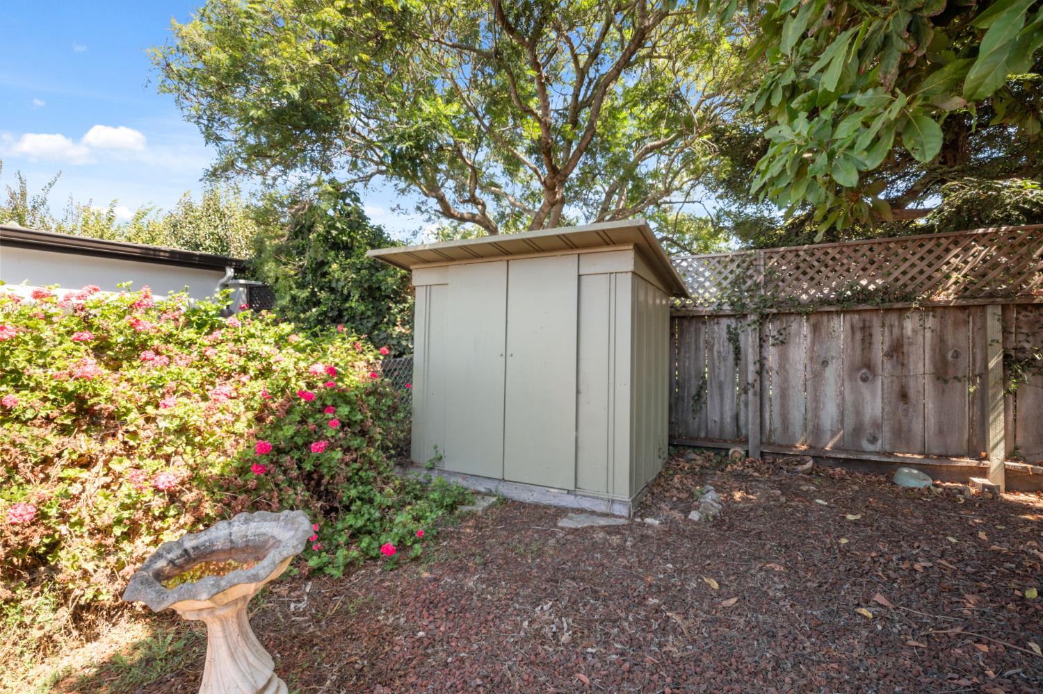 929 Capistrano Dr, Salinas, CA 93901