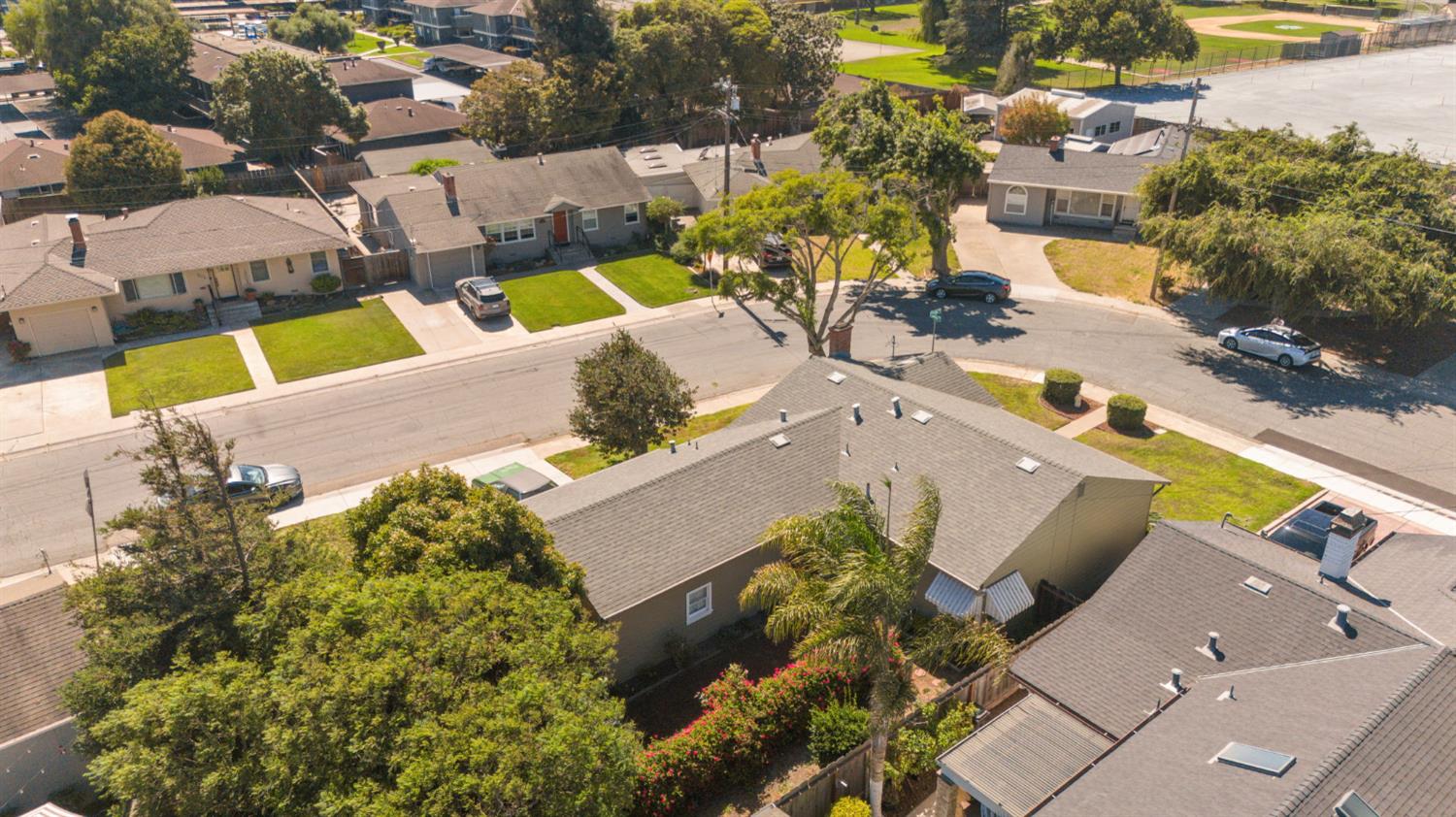 929 Capistrano Dr, Salinas, CA 93901