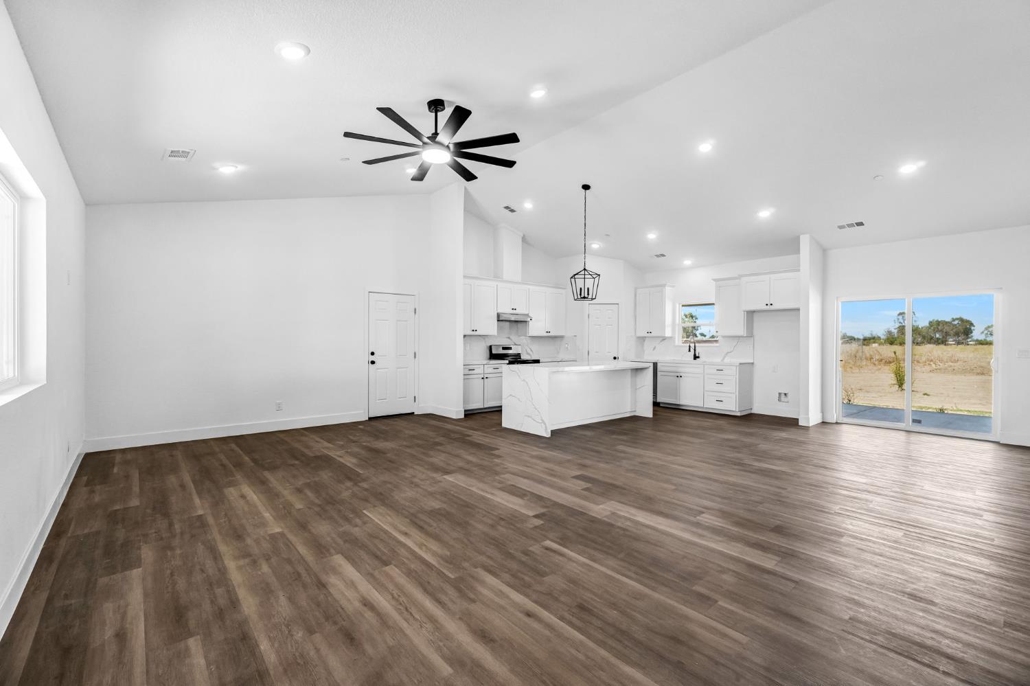 16836 N Lake St, Madera, CA 93638