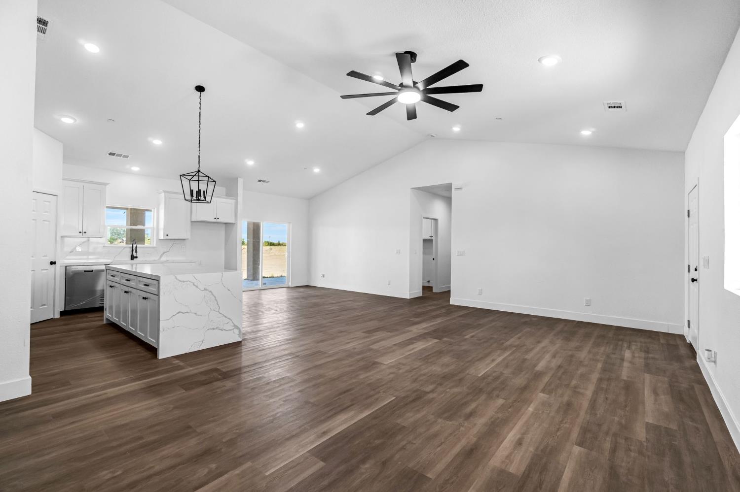 16836 N Lake St, Madera, CA 93638