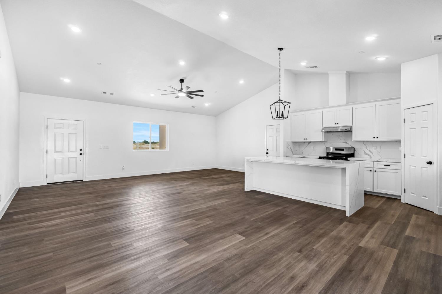 16836 N Lake St, Madera, CA 93638