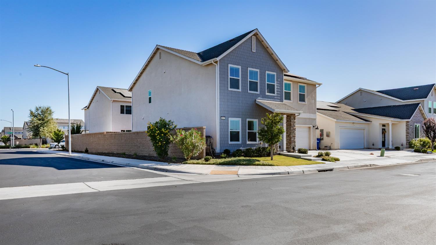 5817 E Alexander Ave, Fresno, CA 93727