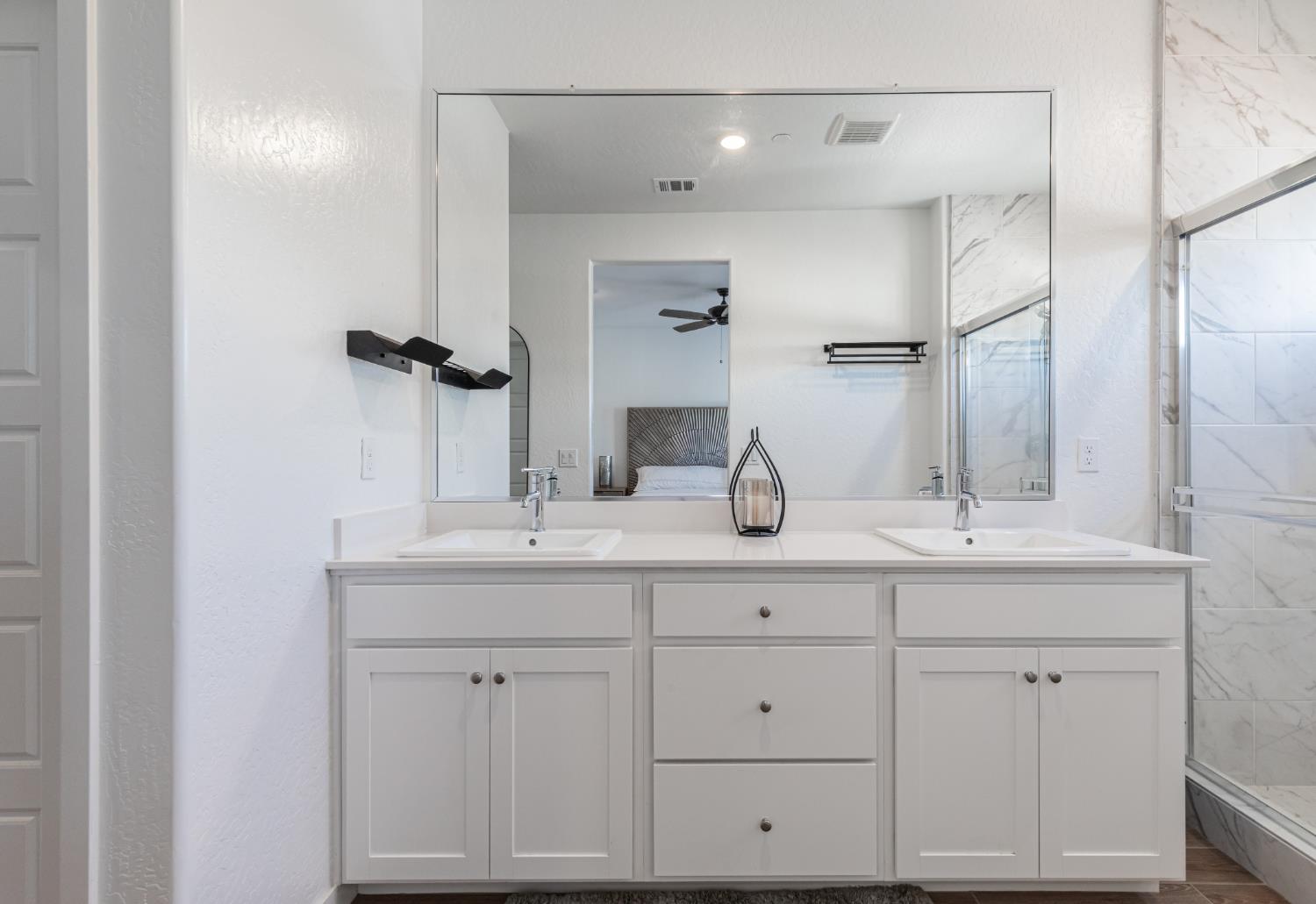 5817 E Alexander Ave, Fresno, CA 93727