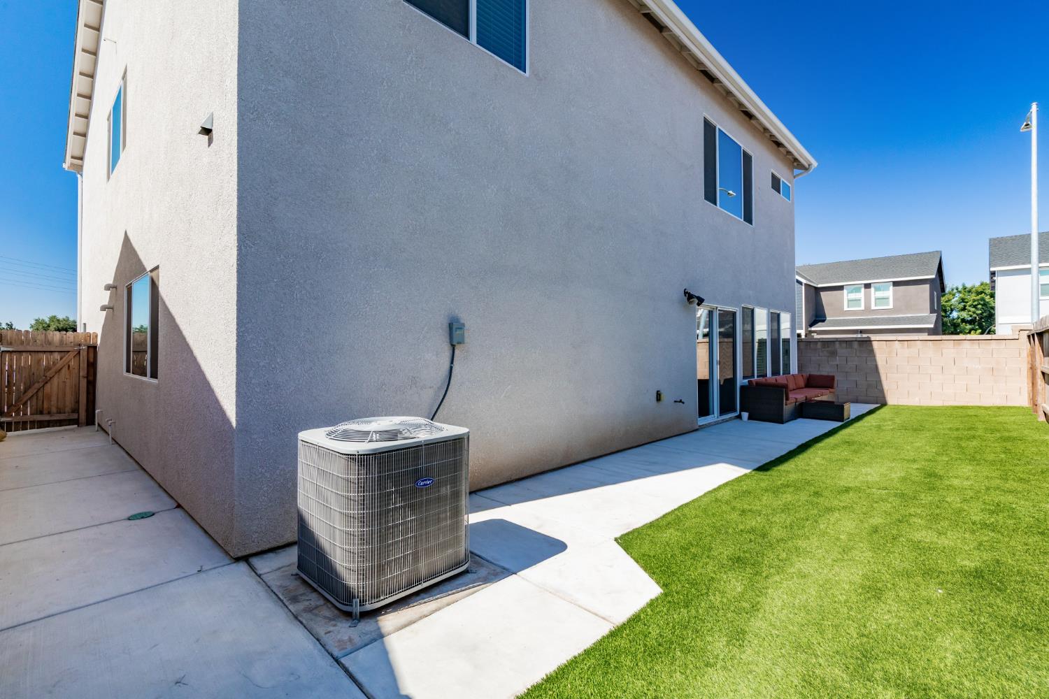 5817 E Alexander Ave, Fresno, CA 93727