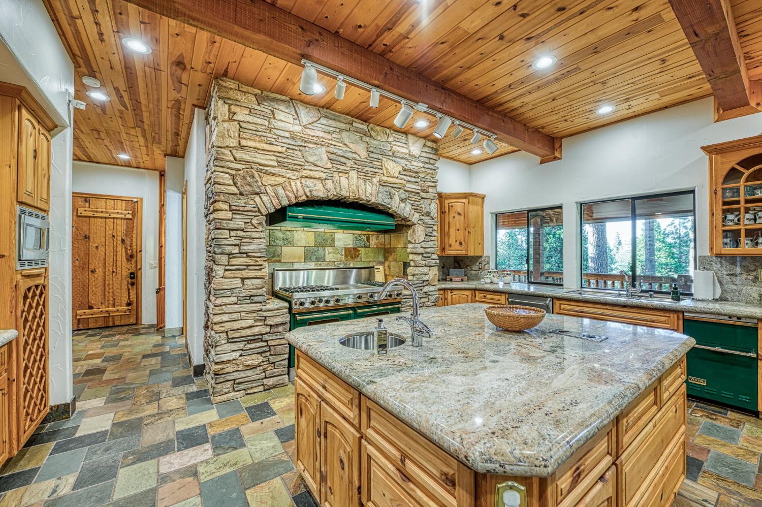 41931 Granite Ridge Rd, Shaver Lake, CA 93664