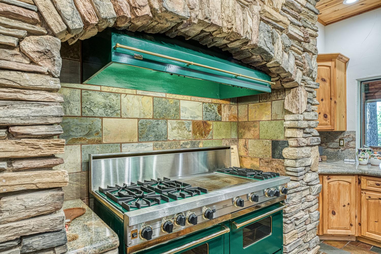 41931 Granite Ridge Rd, Shaver Lake, CA 93664