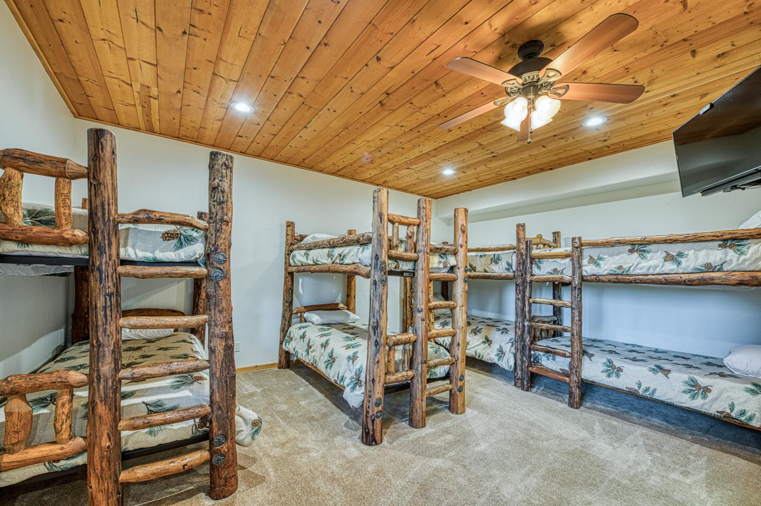 41931 Granite Ridge Rd, Shaver Lake, CA 93664