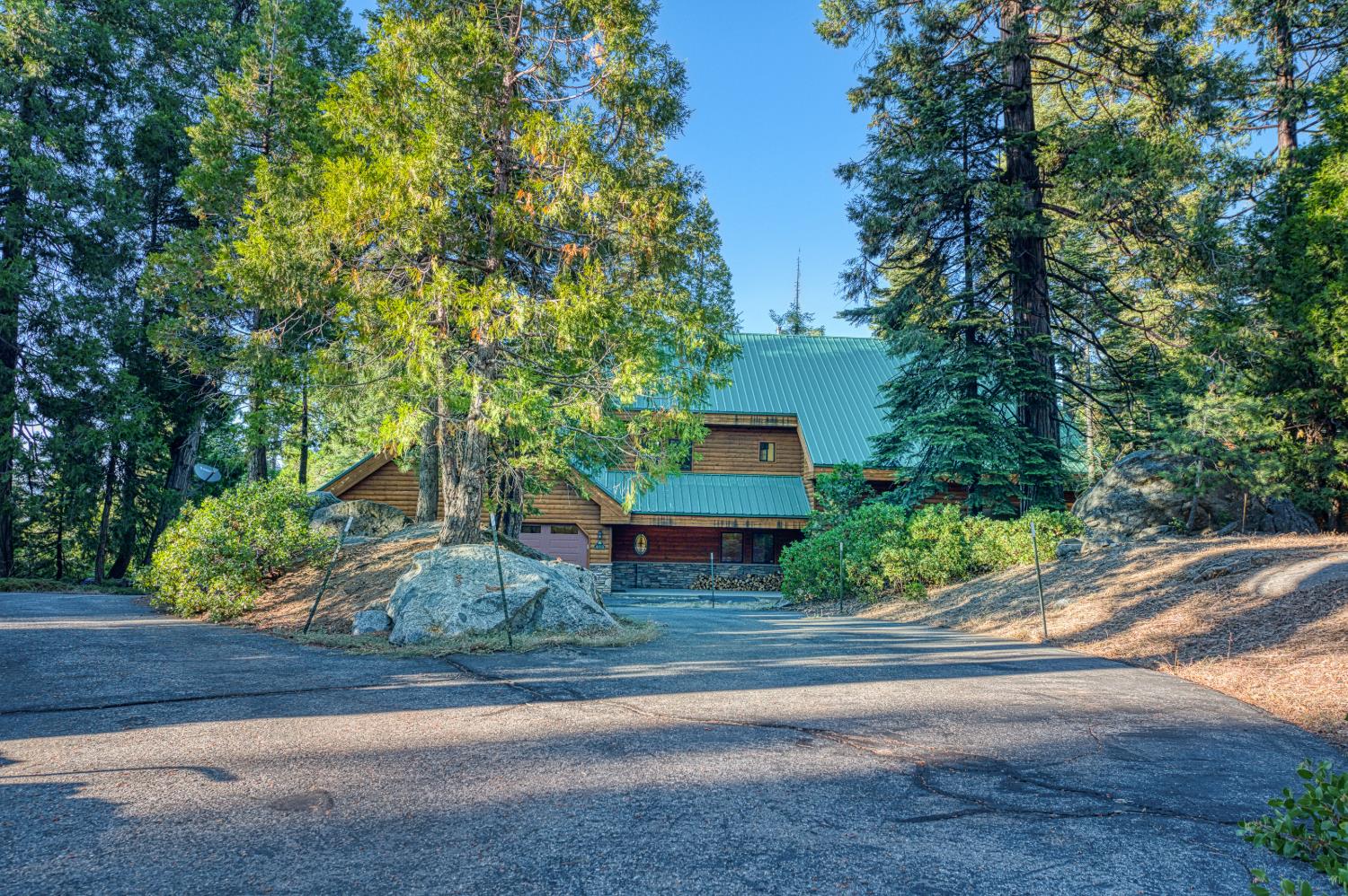 41931 Granite Ridge Rd, Shaver Lake, CA 93664