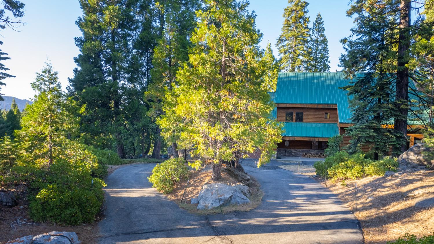 41931 Granite Ridge Rd, Shaver Lake, CA 93664