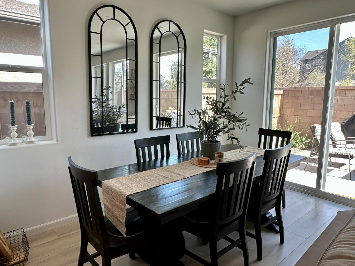 697 Grace Way, Madera, CA 93636