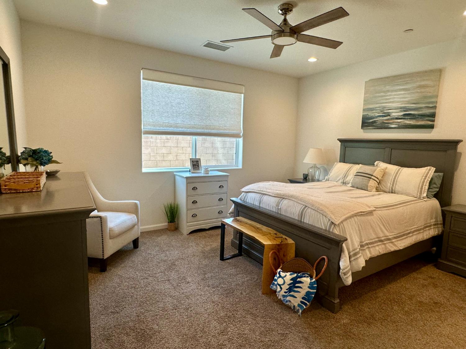 697 Grace Way, Madera, CA 93636