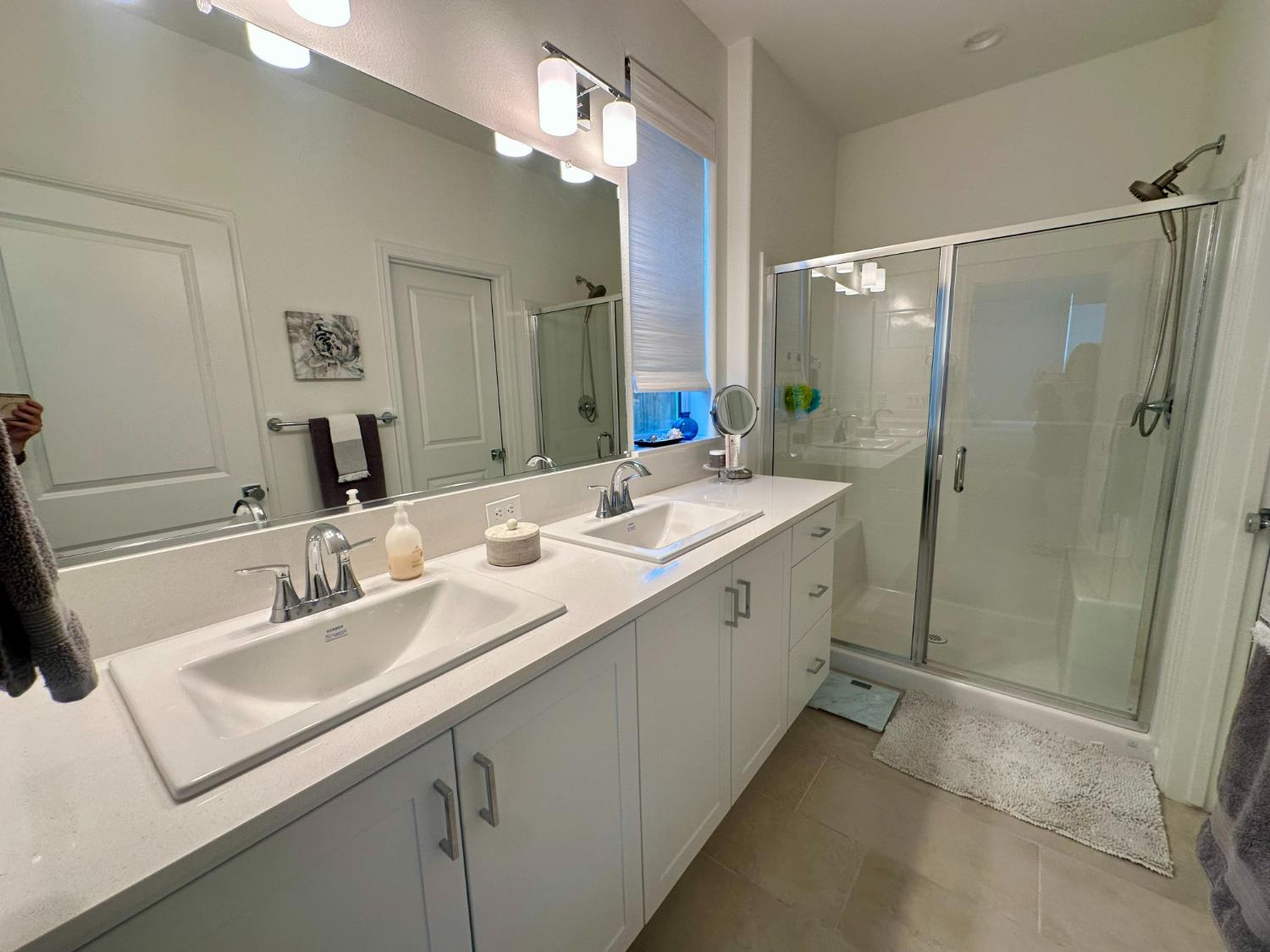 697 Grace Way, Madera, CA 93636